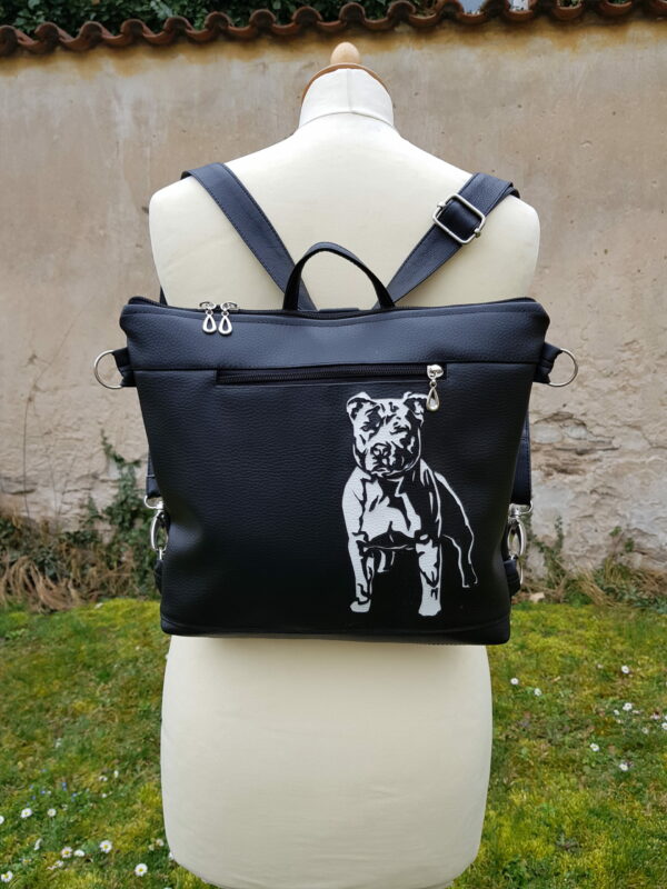 Crossbody kabelko batoh  s vyřezávanou aplikací z vaší fotografie vašeho zvířecího parťáka.