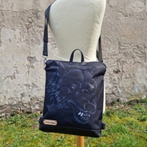 Crossbody kabelko batoh s motivem vlka. - Image 3