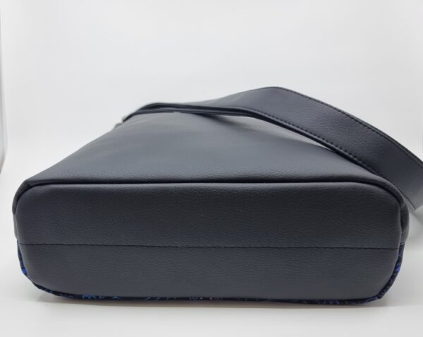 Crossbody kabelka s motivem stromu. - Image 4