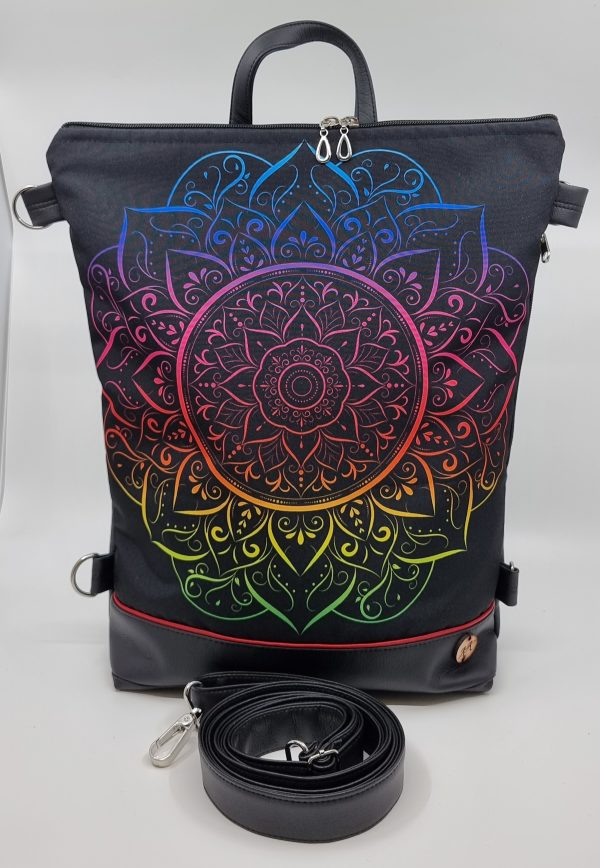 Crossbody kabelko batoh s motivem duhové mandaly.