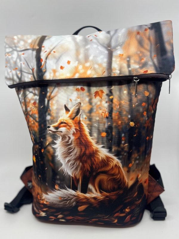 Překlápěcí batoh s motivem lišky.