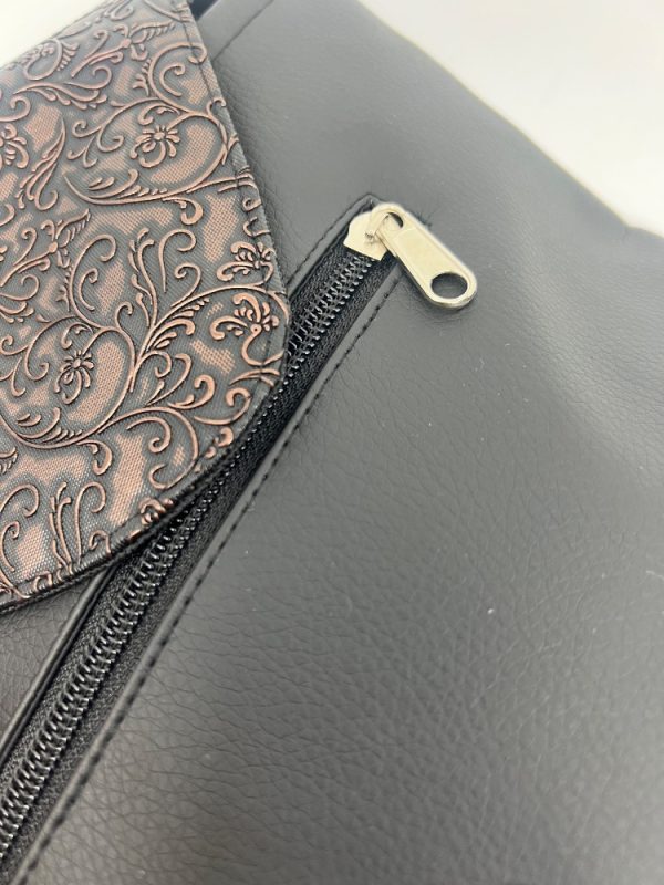 Crossbody celokoženkový kabelko - batoh. - Image 3