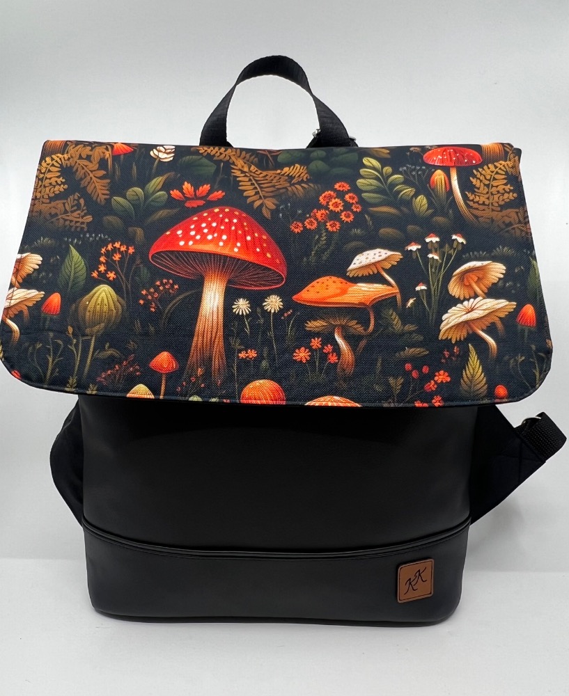 Crossbody batoh s motivem hub.