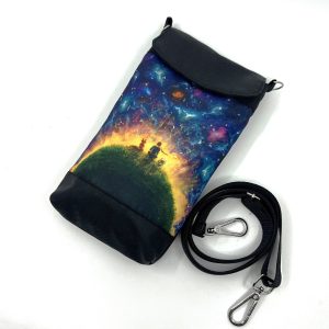 Malá crossbody kabelka s motivem malého prince na planetě.