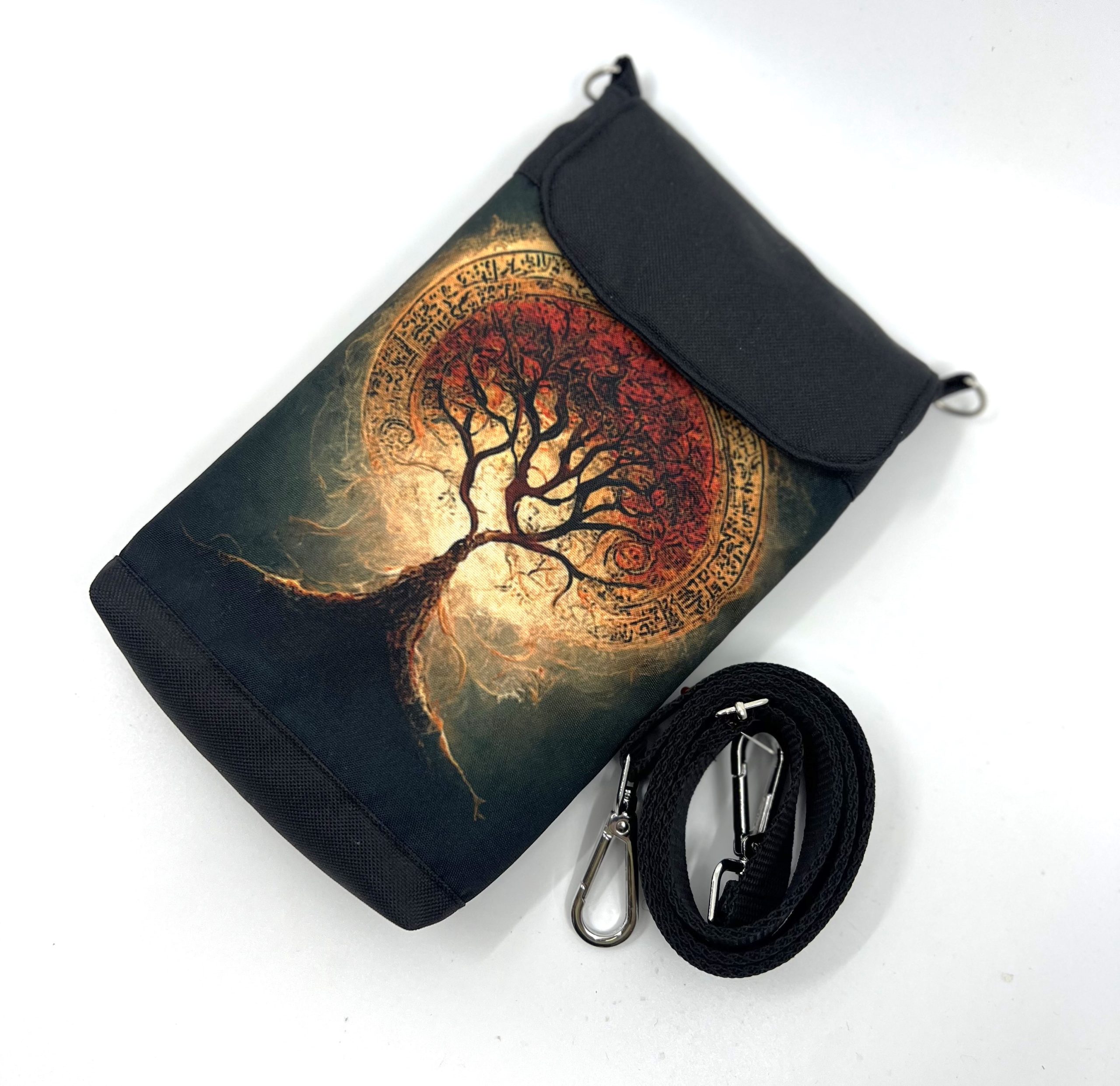 Malá crossbody kabelka s motivem stromu verze dvě.