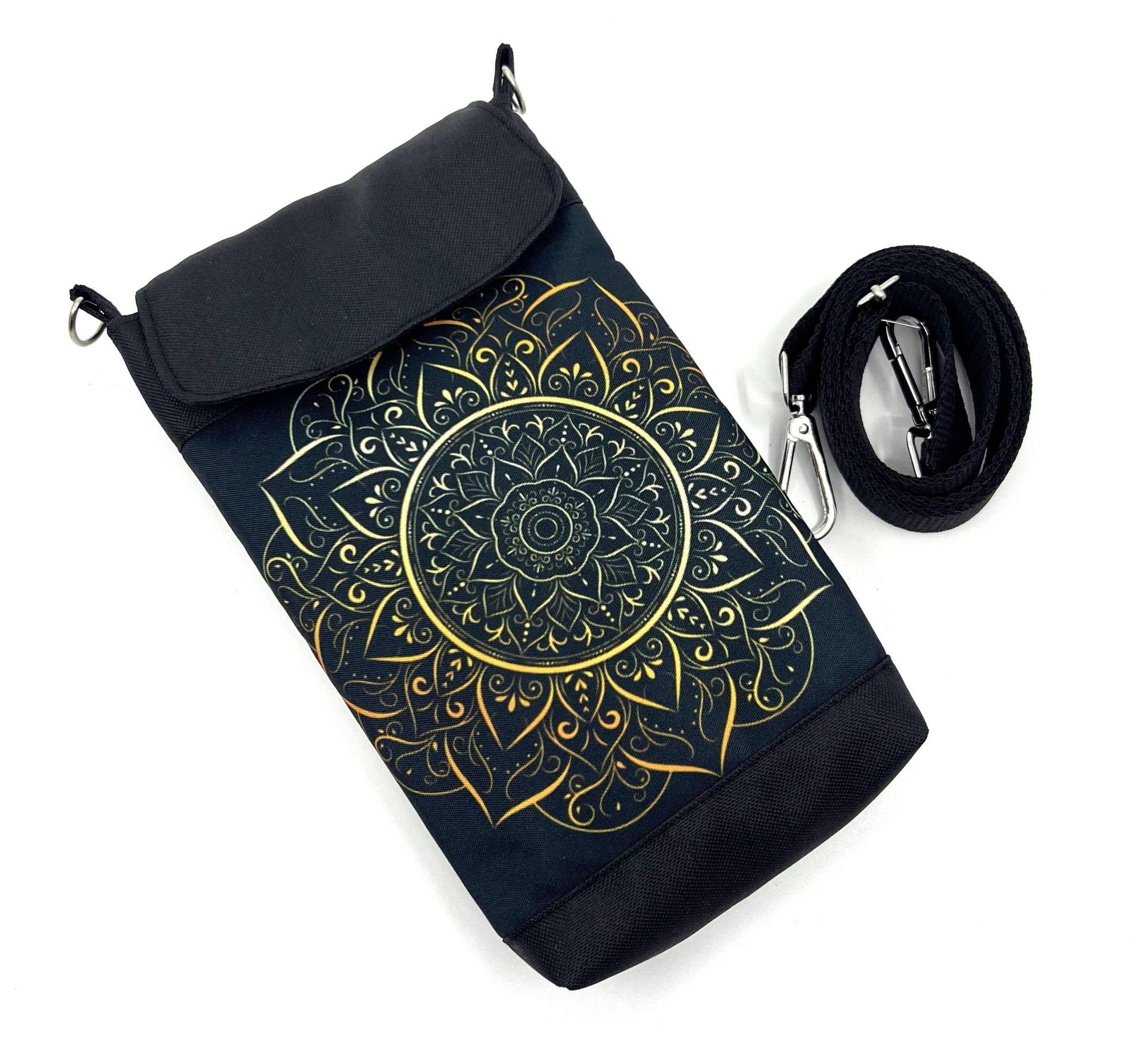 Malá crossbody kabelka s motivem mandaly.