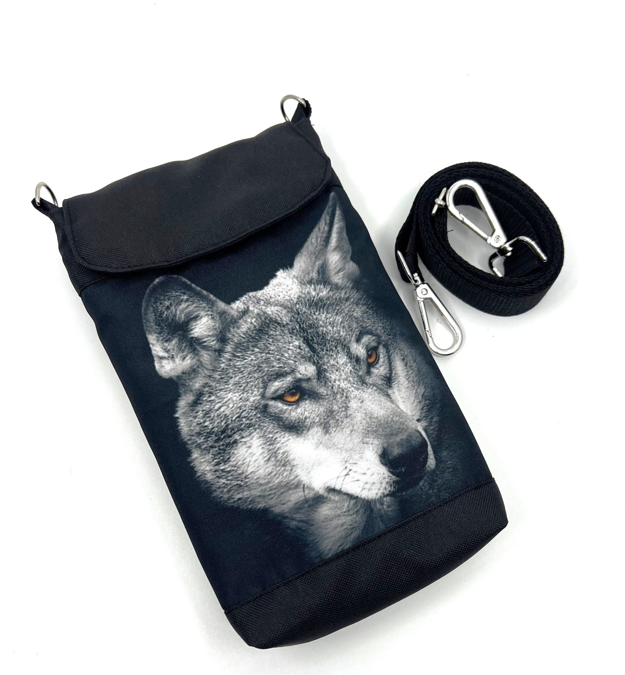 Malá crossbody kabelka s motivem vlka.